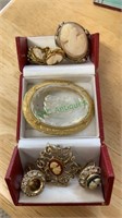 Cameo collection, large glass cameo with gold