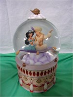 Aladdin & Princess Jasmine Snow Globe