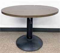 Short Restaurant Type Oval Table w/Heavy Base