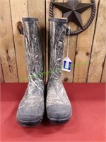 Size 12 Brazos Camo Rubber Boots