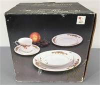 20 Piece Porcelain Holiday Dinnerware Set in Box