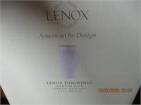 Lenox Dogwood Medium Vase w/Box