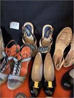11 pr Ladies Shoes Ferragamo, Coach +++