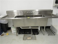 Stainless Steel Three Compartment Sink with Left a