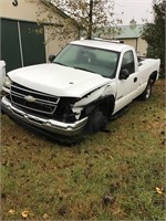 V02167180 '06 CHEVY 2500 HD-Wrecked