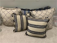 5 PC ASSORTED PILLOWS