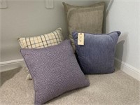 4 PC ASSORTED PILLOWS