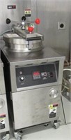 BKI Stainless Steel Chicken Fry Right Side
