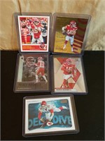 (5) Patrick Mahomes II Football Cards