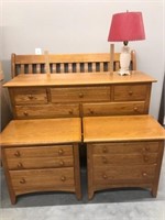 Queen 5 piece oak Amish Bedroom Set