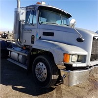 1992 Mack CH600 semi tractor, day cab, wet kit,