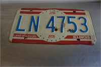 1x 1976 Illinois License Plate