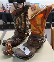 PAIR OF COWBOY BOOT PLANTERS & ORNAMENT