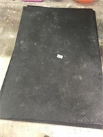 4x6’ heavy rubber mats
