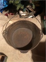 #6 Cast Iron Bean Pot