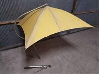 Tractor umbrella