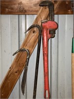 24inch Pipe Wrench, Crowbars