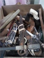 Box lot miscellaneous hand tools