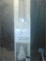 Never used 1inch mini blind vinyl. White 27"W by