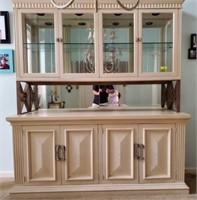 DREXEL HERITAGE LIGHTED CHINA CABINET