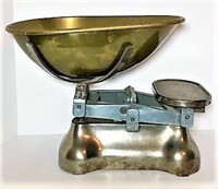 Old Counter Scale with Detachable Bin