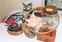 GROUPING OF ASSORTED ITEMS - SEA SHELLS - COSTUME