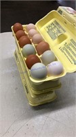 3 Mixed Size & Color Eating Eggs