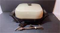 NEW IN BOX! Toastess electric fry pan, working
