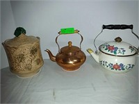 Tea pots and cookie jar