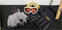 2 pairs of gloves with 2 eye goggles