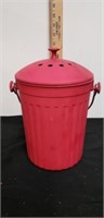 small trash can with lid