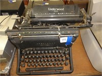 Underwood Typewriter -no ribbon -some keys jam