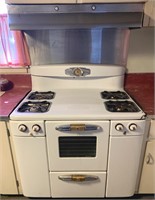 Vintage Tappan Deluxe kitchen stove - gas