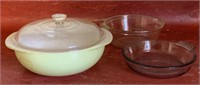 Covered Pyrex bowl/clear Pyrex dishes