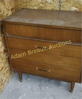 Vintage 3-drawer wood dresser, 18 x 32 X 32