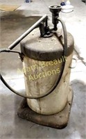 Vintage rolling oil pump