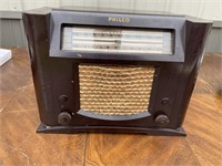Philco tabletop radio