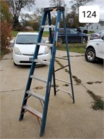 Werner 7' FiberglassStep  Ladder