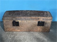 Antique Storage Chest - Báu Antigo