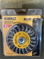 DeWalt 4” carbon cable twist wheel