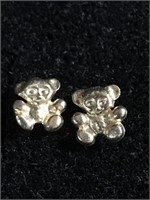 14k Yellow gold teddy bear earrings no backs .3g