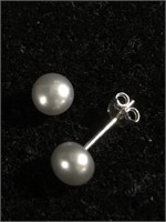 Sterling silver gray pearl pierced earrings .7g