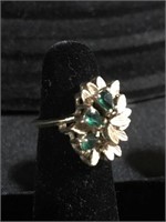 10k GE Size 7 with green colored stones ring 4.1g