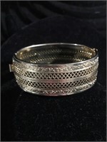Goldtone bangle bracelet