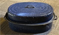 Vintage large Turkey roasting pan