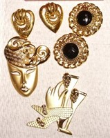 90's pins & earrings