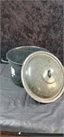 Large enamelware stock pot