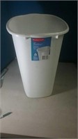 Nice clean white Rubbermaid kitchen trash can