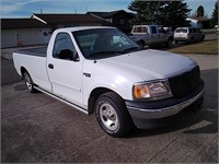 2000 Ford F150 XL 1/2 Ton Truck