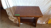 Wooden end table 
24 in h x 19 in w x 16 in l